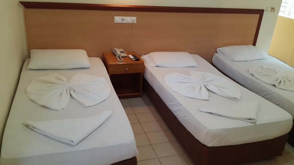 Caner Hotel 凯梅尔 客房 照片